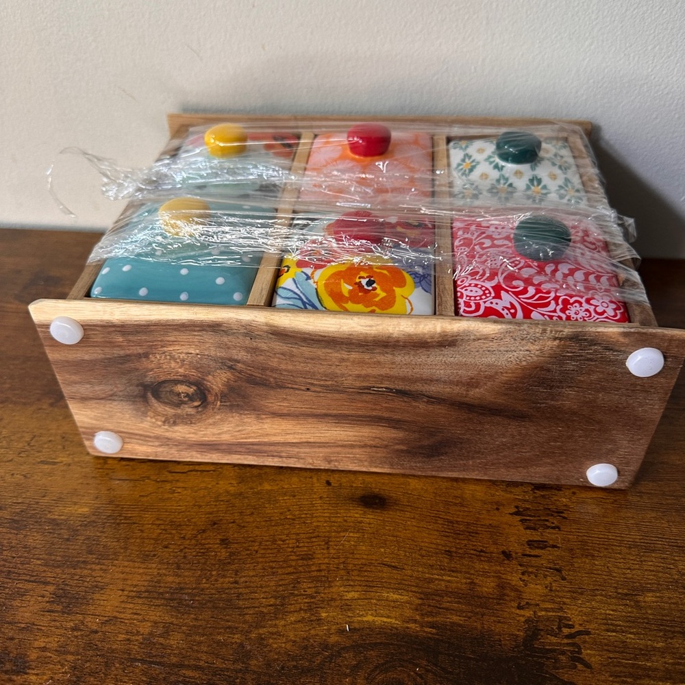 Pioneer Woman Flea Market Floral 6-Drawer Ceramic Spice & Tea Box Organizer Wood - Picture 4 of 10